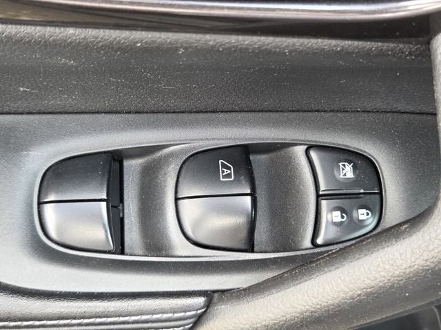 Used 2019 Nissan Rogue S w/ Special Edition Package FWD image 25