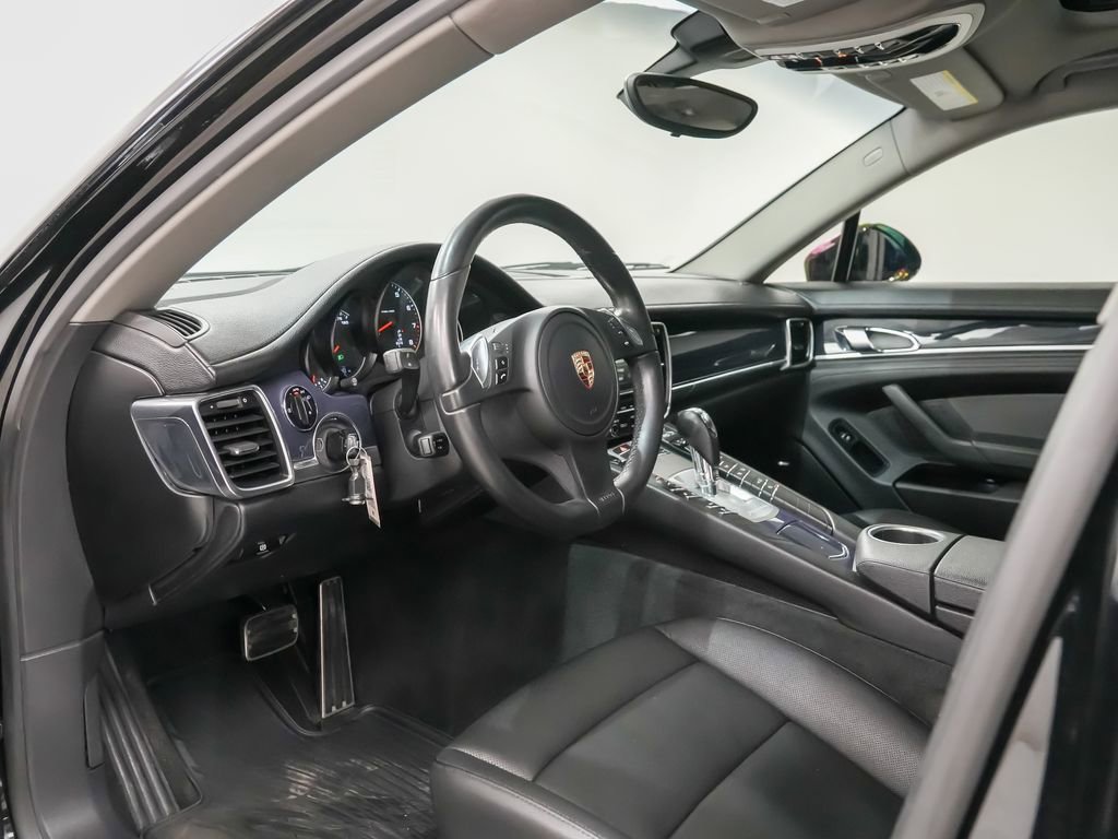 Used 2012 Porsche Panamera 4 image 4