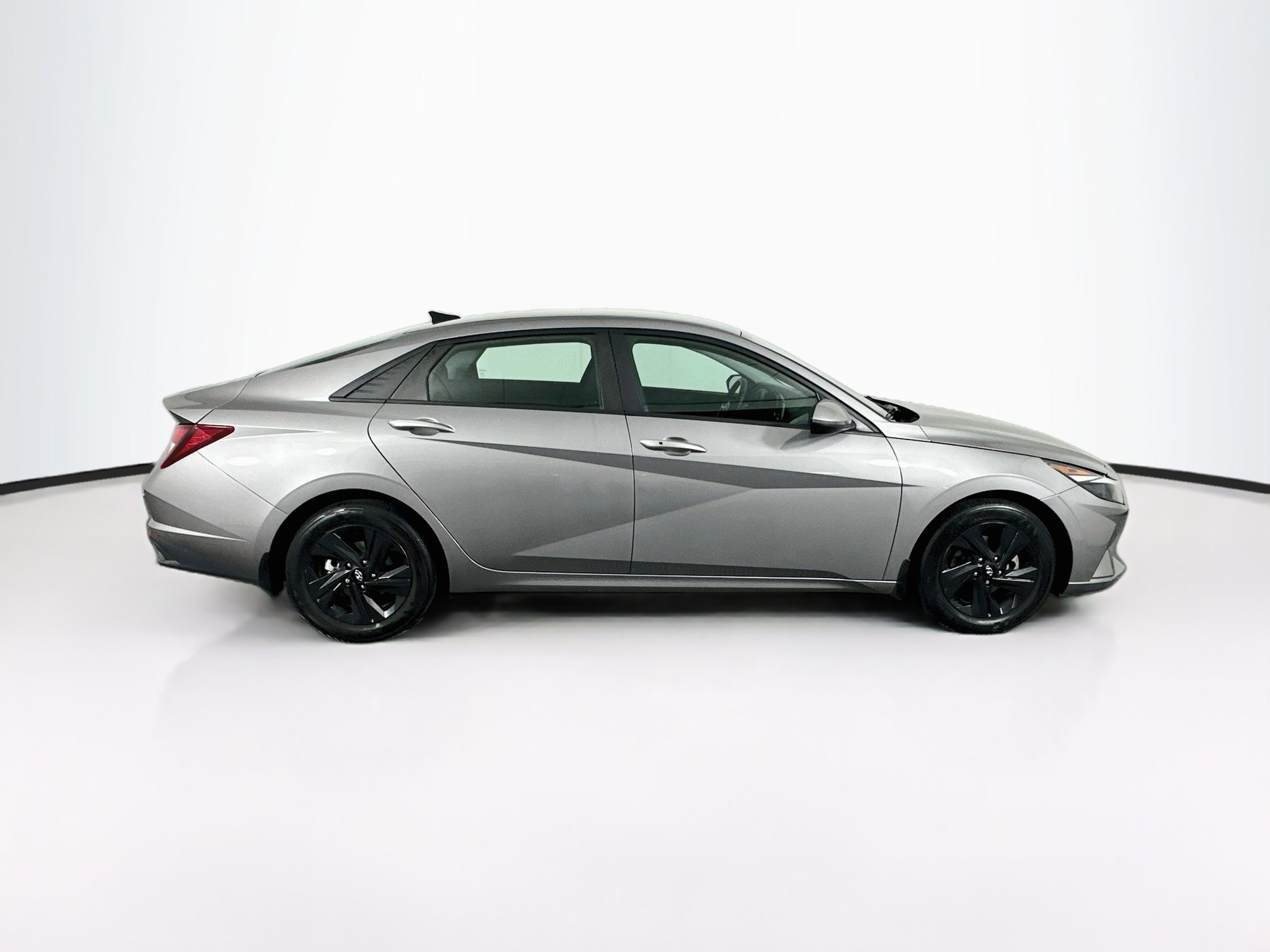 Used 2023 Hyundai Elantra SEL w/ Cargo Package FWD image 10
