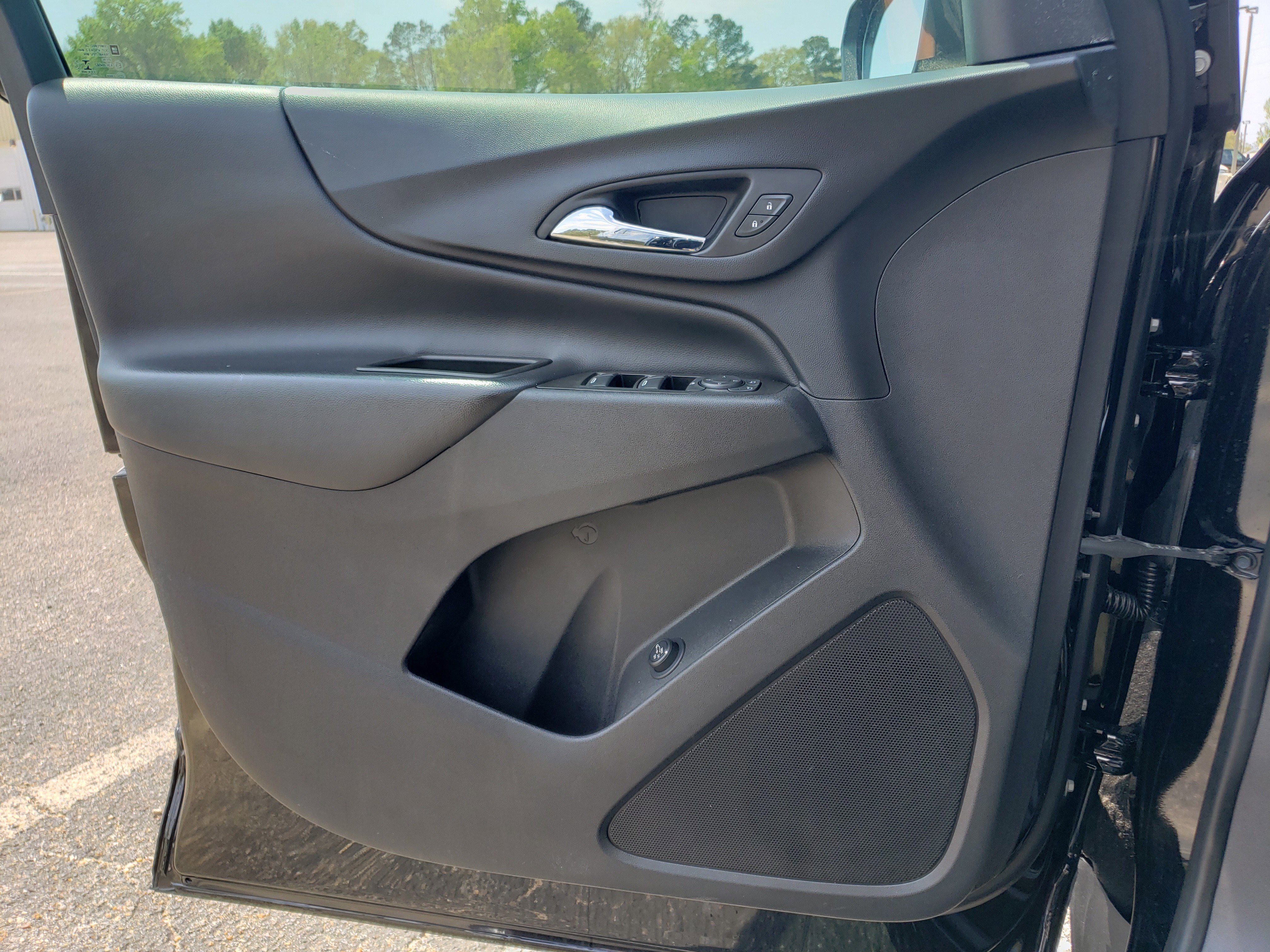Used 2022 Chevrolet Equinox LT w/ Driver Convenience Package image 14