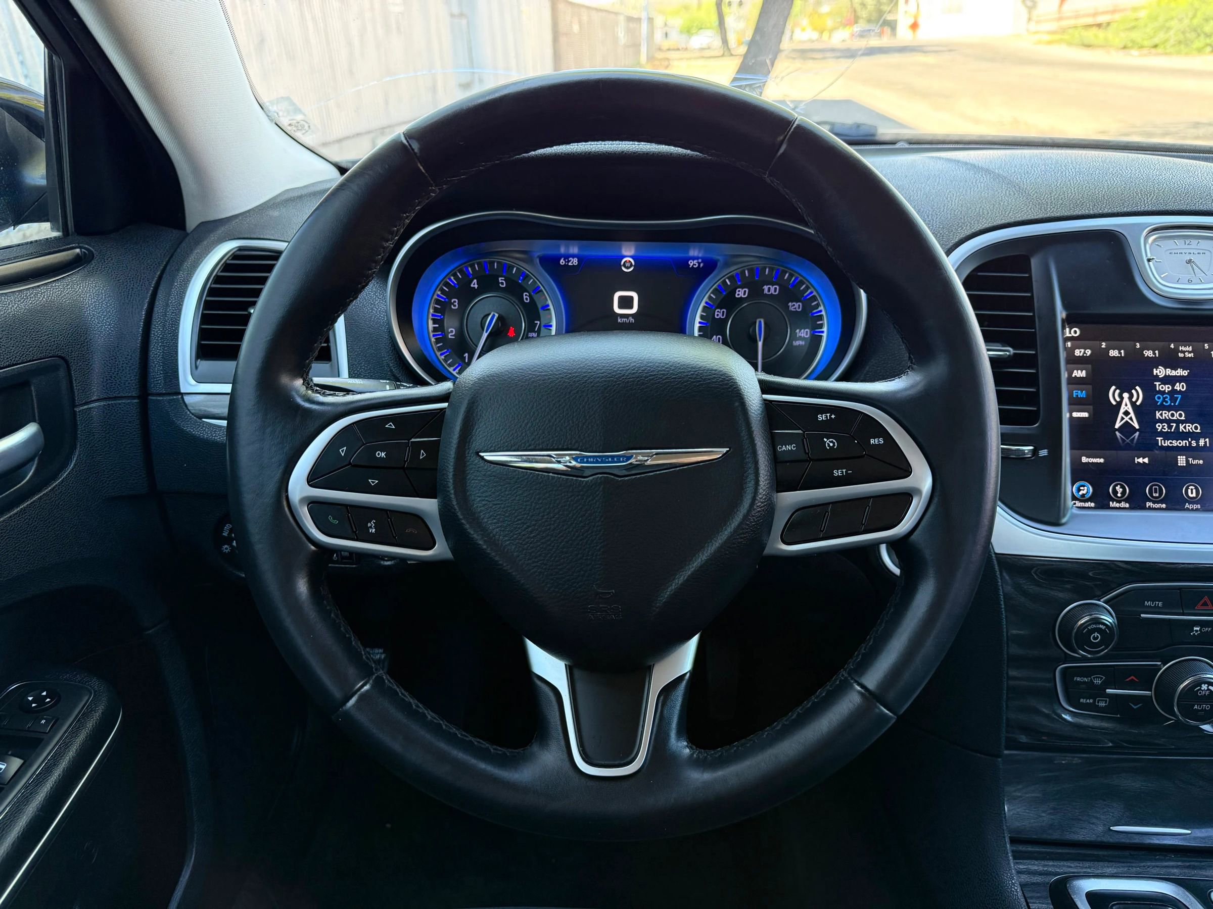 Used 2018 Chrysler 300 Touring w/ Sport Appearance Package image 18