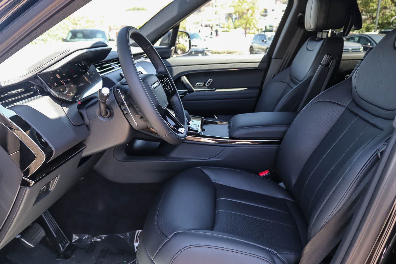 New 2026 Land Rover Range Rover Sport Dynamic SE AWD/4WD image 17