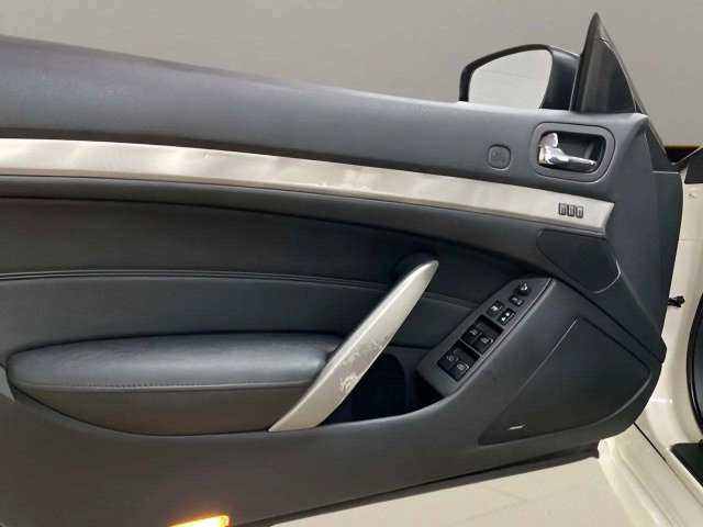 Used 2014 INFINITI Q60 Convertible w/ Premium Package RWD image 34