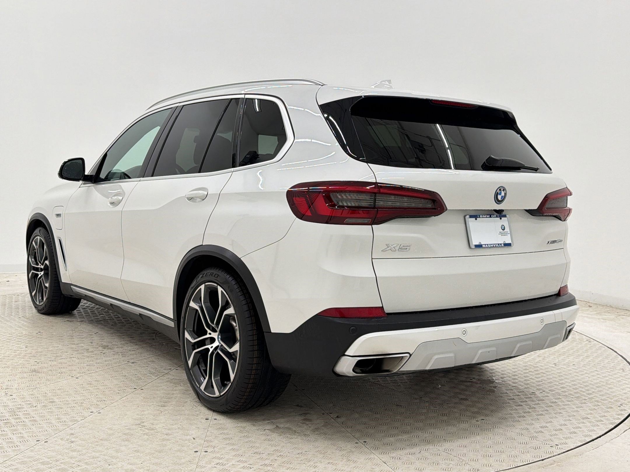 Certified 2023 BMW X5 xDrive45e w/ Climate Comfort Package image 3