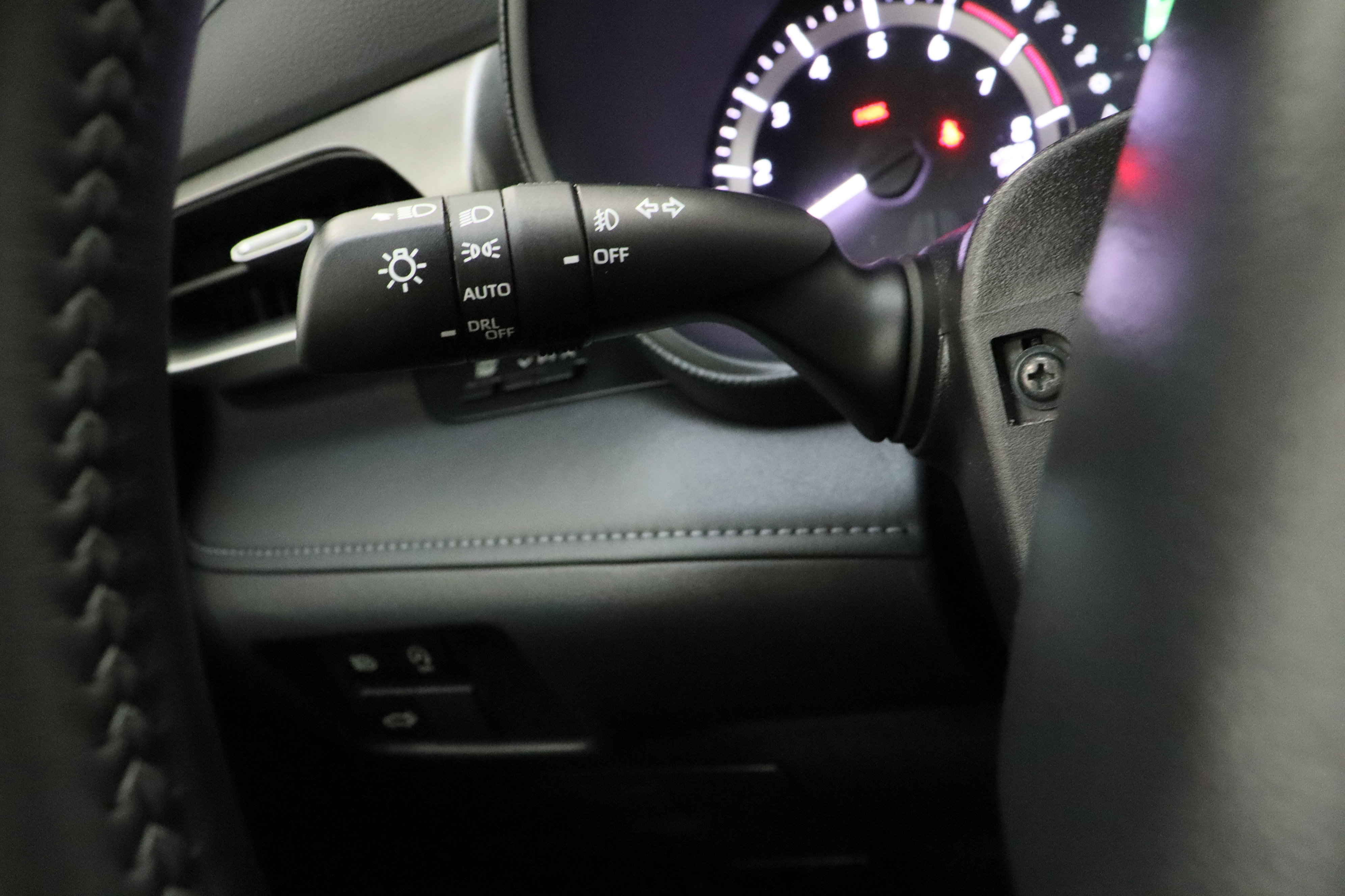 Used 2025 Toyota Highlander LE FWD image 25