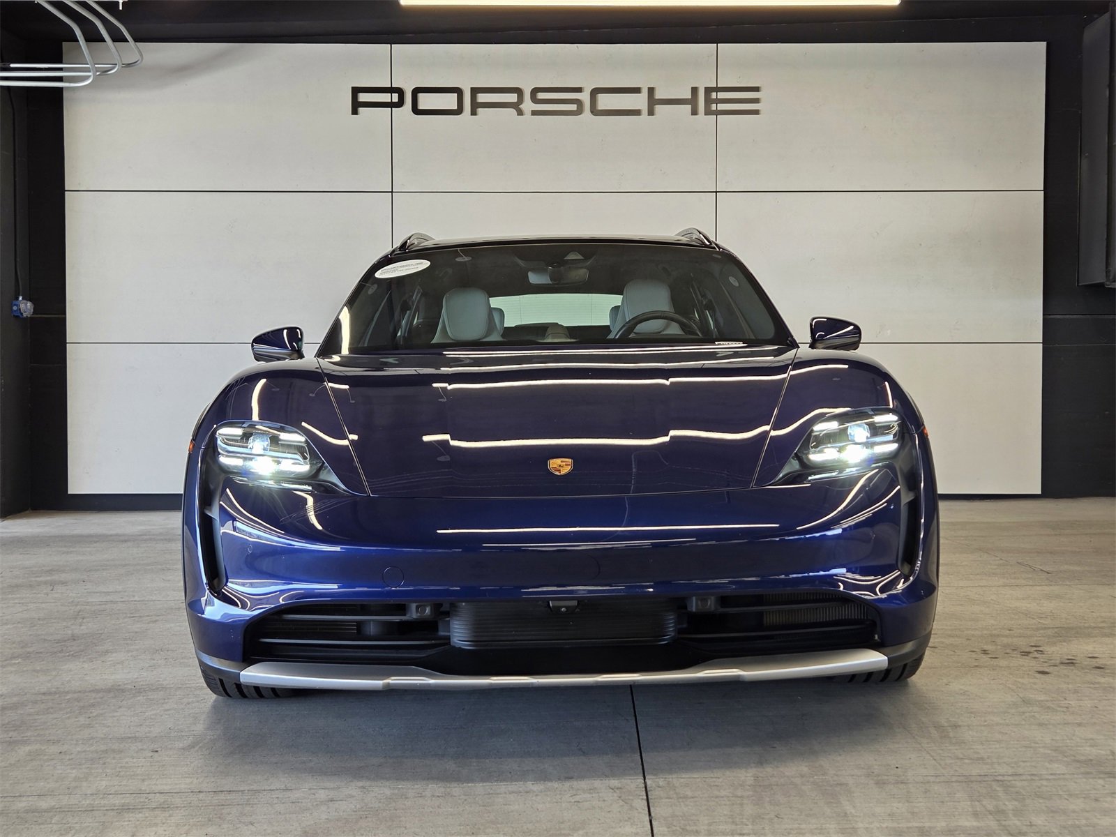 Used 2022 Porsche Taycan 4 Cross Turismo image 28