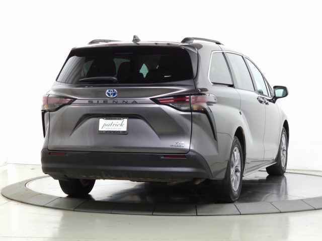 Used 2023 Toyota Sienna XLE image 11