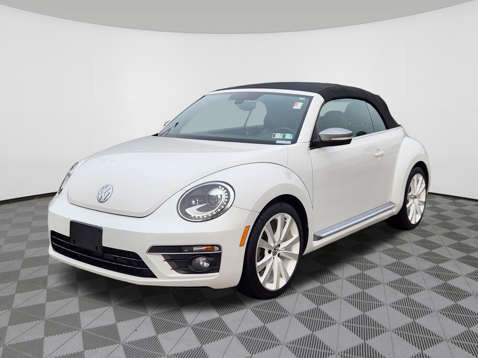 Used 2014 Volkswagen Beetle 1.8T FWD image 2