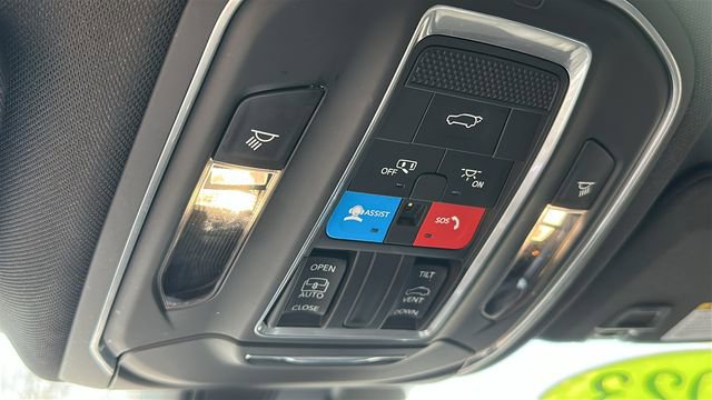 Used 2023 Jeep Grand Cherokee Altitude AWD/4WD image 20