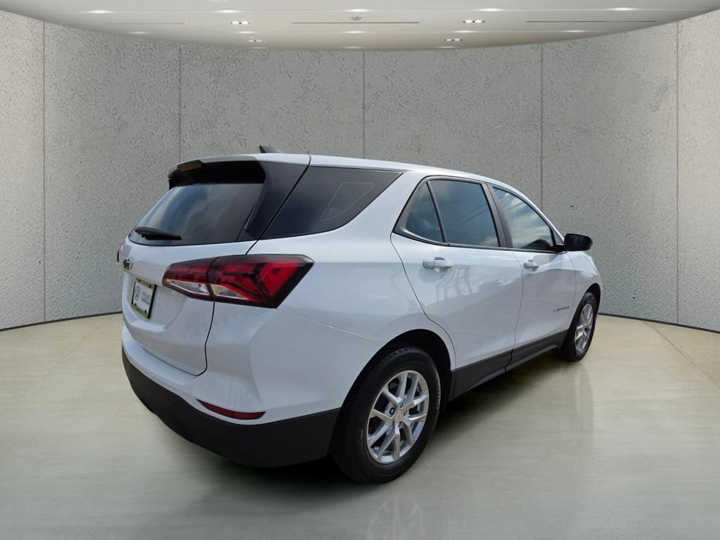 Used 2023 Chevrolet Equinox LS FWD image 5