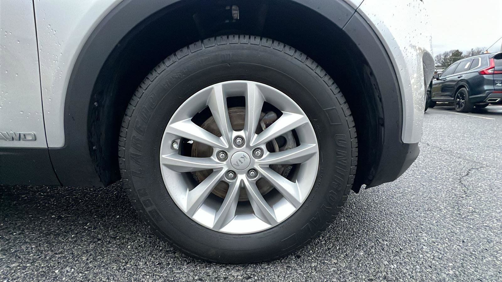 Used 2017 Kia Sorento LX image 11
