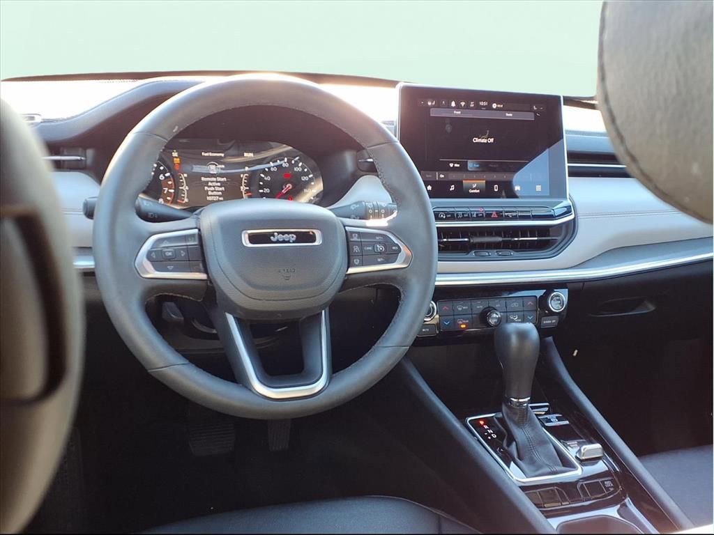Used 2024 Jeep Compass Limited image 15