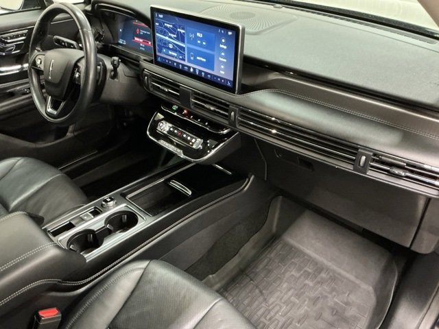 Used 2023 Lincoln Corsair Reserve w/ Equipment Group 201A image 17