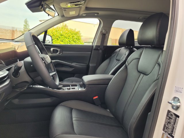 New 2026 Kia Sorento S w/ S Panoramic Sunroof Package FWD image 9