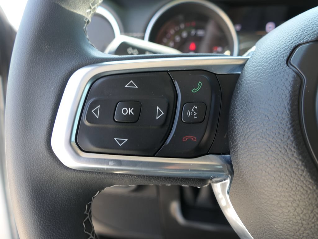 Used 2023 Jeep Wrangler Unlimited Sahara AWD/4WD image 13