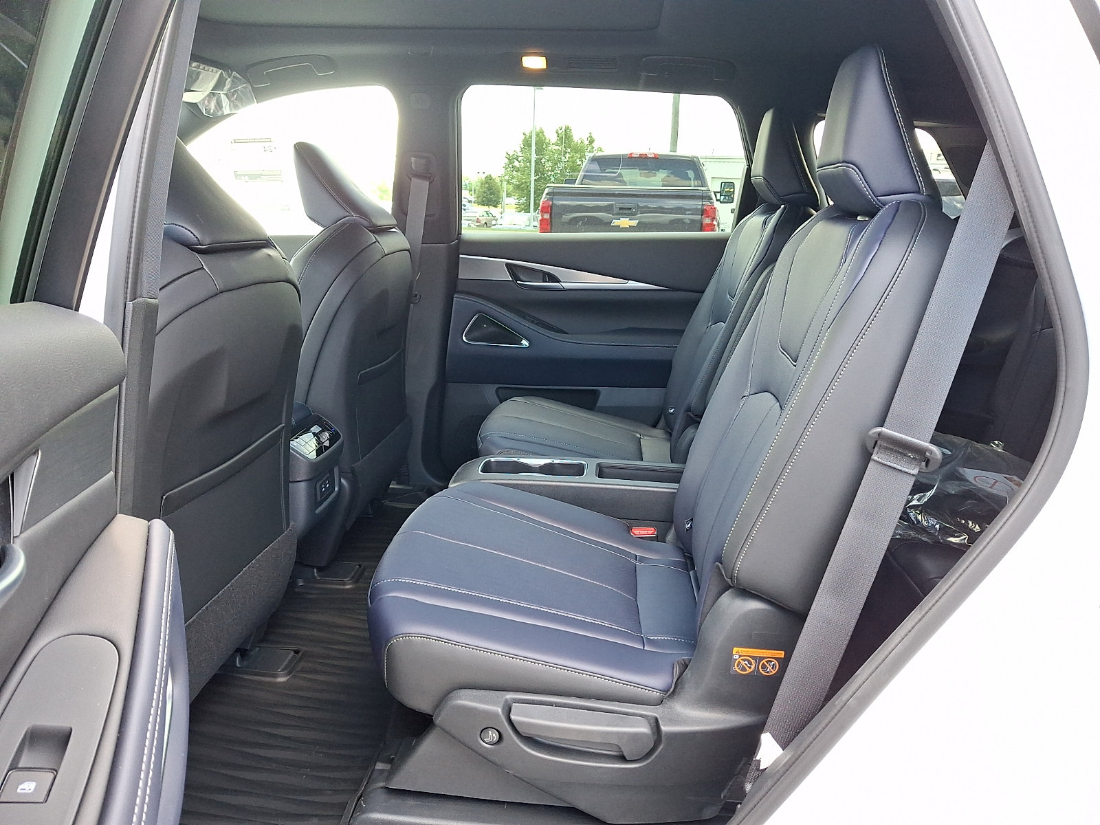 New 2027 INFINITI QX60 Sport w/ Dark Cargo Package AWD/4WD image 6