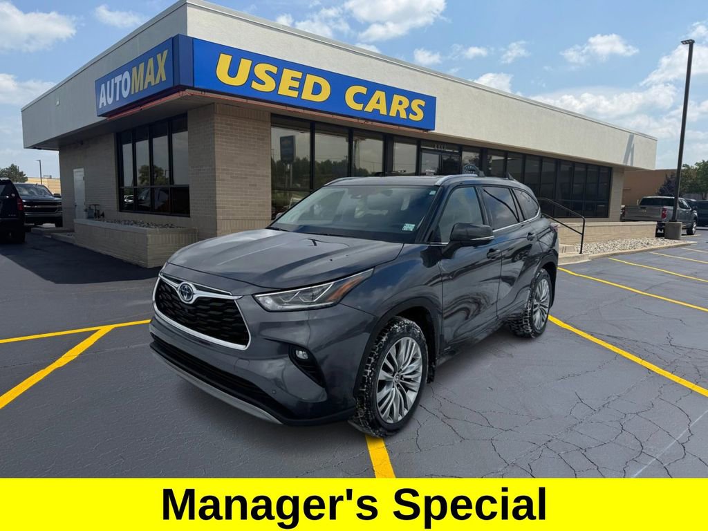 Used 2024 Toyota Highlander Platinum