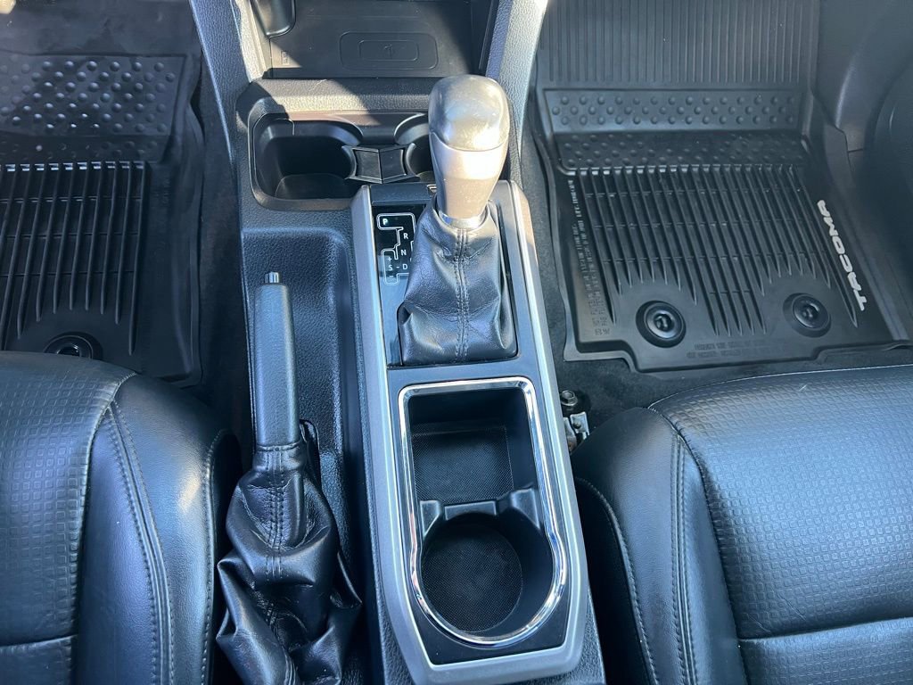 Used 2018 Toyota Tacoma Limited image 31