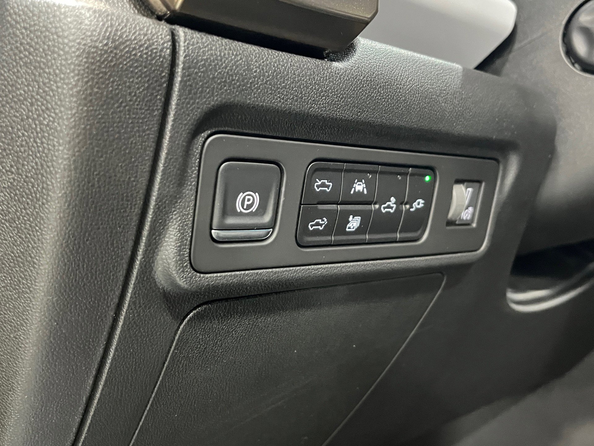 New 2025 GMC Hummer EV 2X image 15