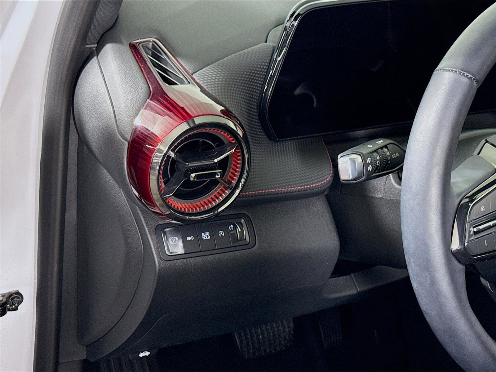 Used 2025 Chevrolet Equinox RS w/ Safety and Technology Package image 4