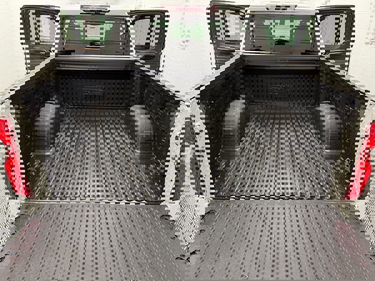 Used 2023 Chevrolet Silverado 1500 High Country image 35