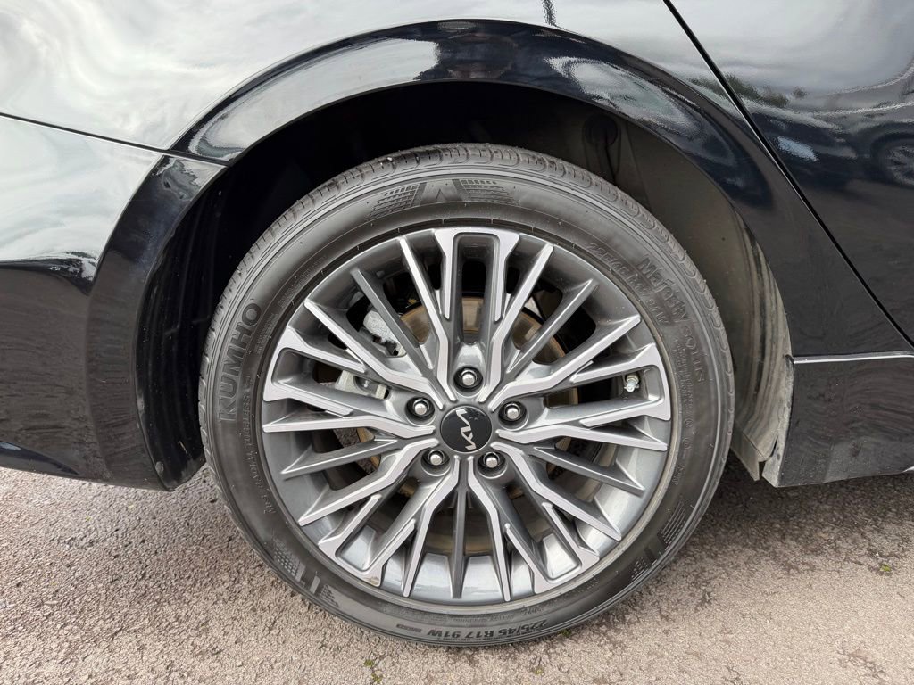 Used 2024 Kia Forte GT-Line w/ GT-Line Premium Package image 10