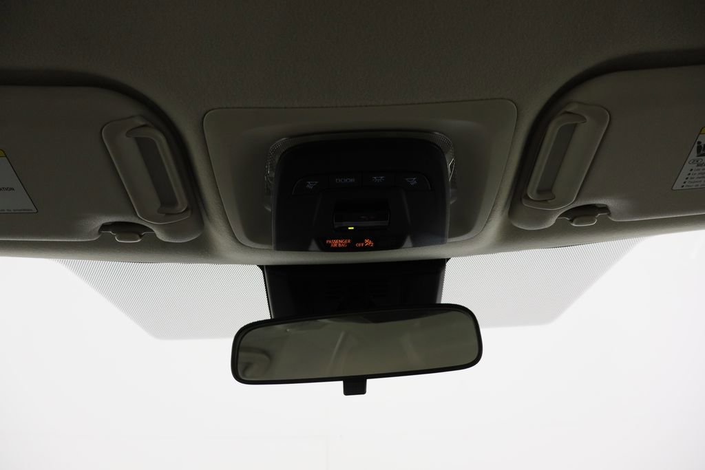 Used 2025 Toyota Corolla LE w/ Convenience Package image 22