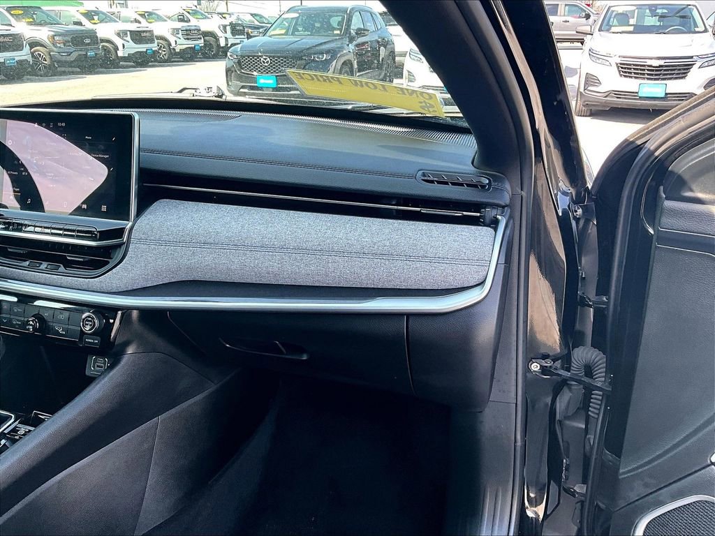 Used 2024 Jeep Compass Latitude image 13