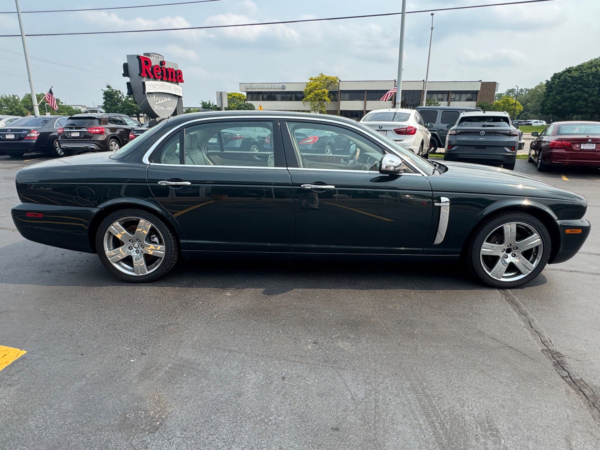 Used 2008 Jaguar XJ8 L image 11