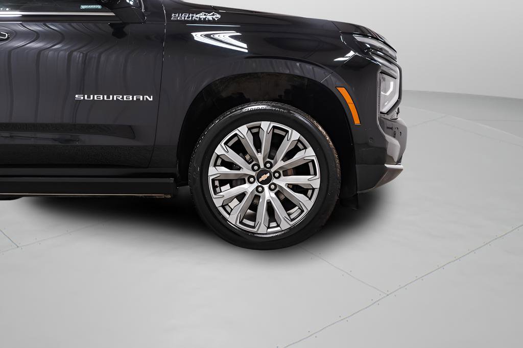 Used 2025 Chevrolet Suburban High Country image 7