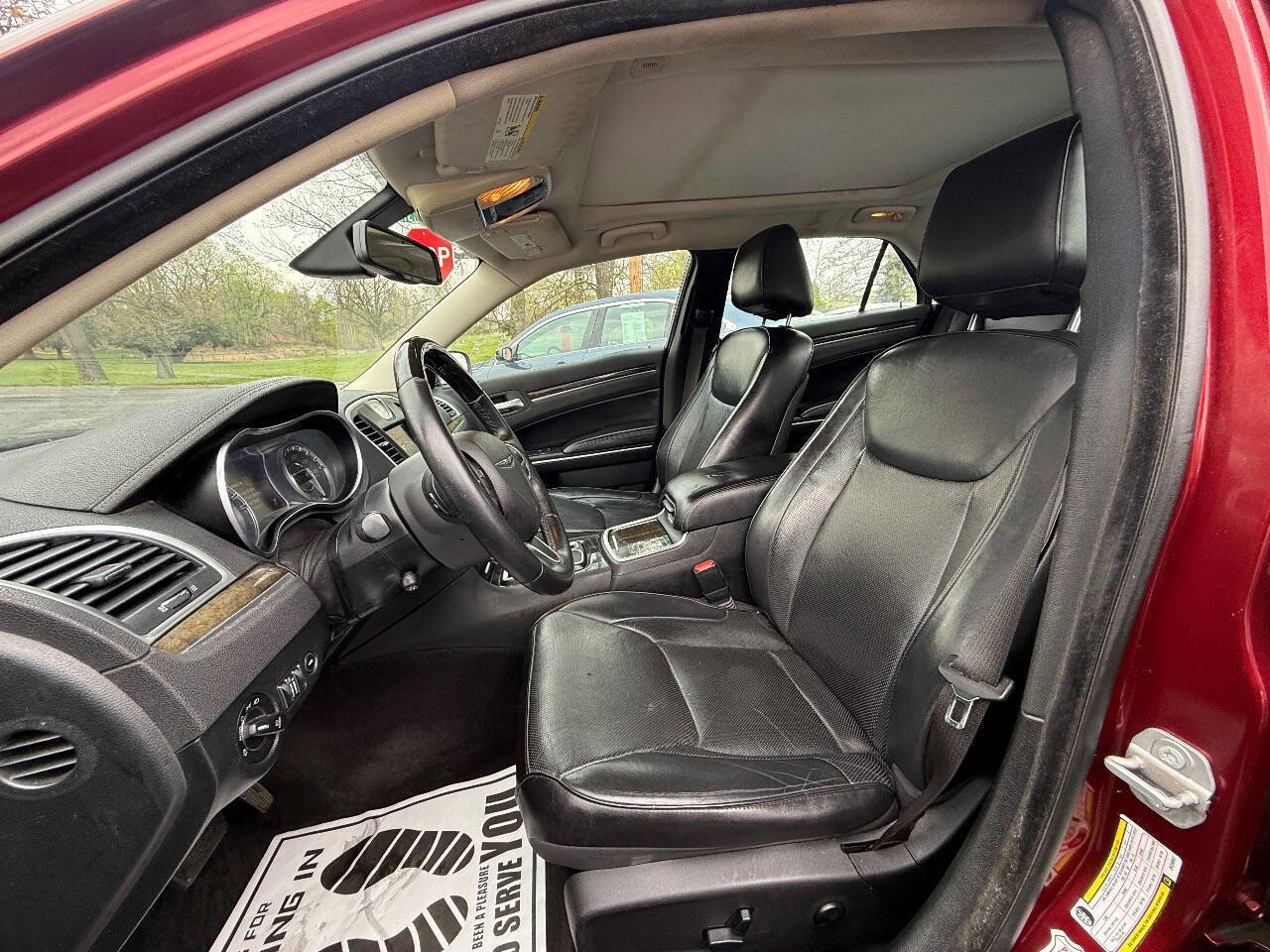 Used 2018 Chrysler 300 Limited image 8