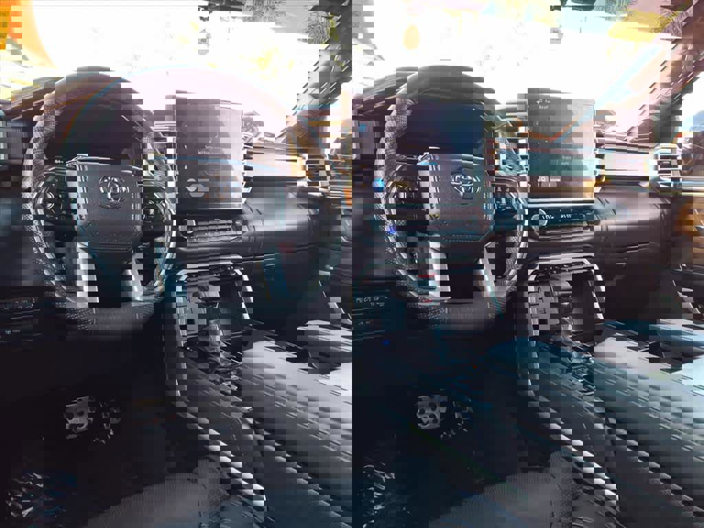 Used 2025 Toyota Tundra Platinum image 8