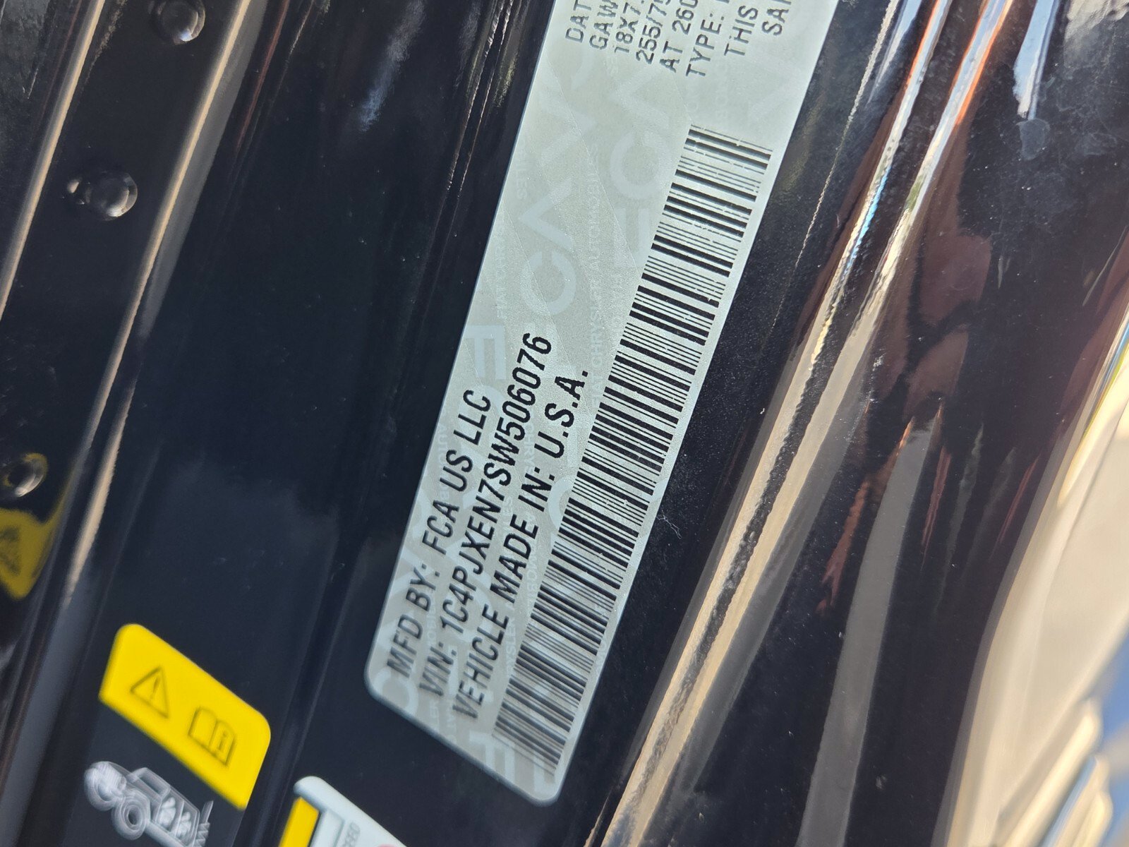 Used 2025 Jeep Wrangler Unlimited Sahara AWD/4WD image 19