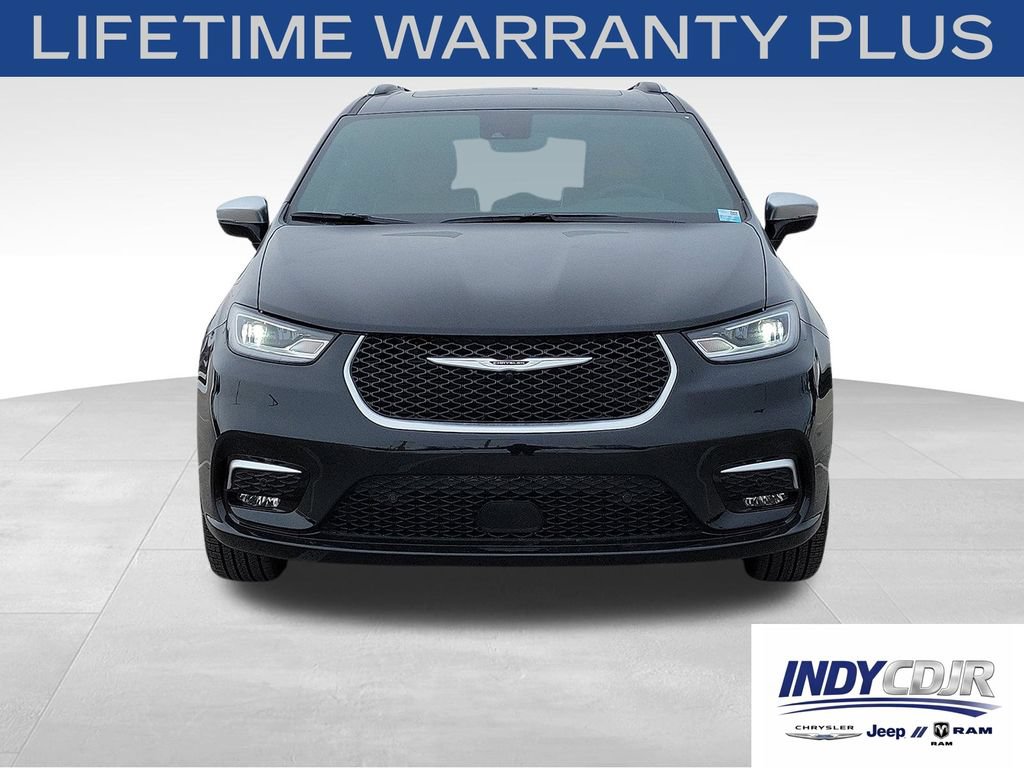 New 2026 Chrysler Pacifica Pinnacle w/ Trailer Tow Group AWD/4WD video 2