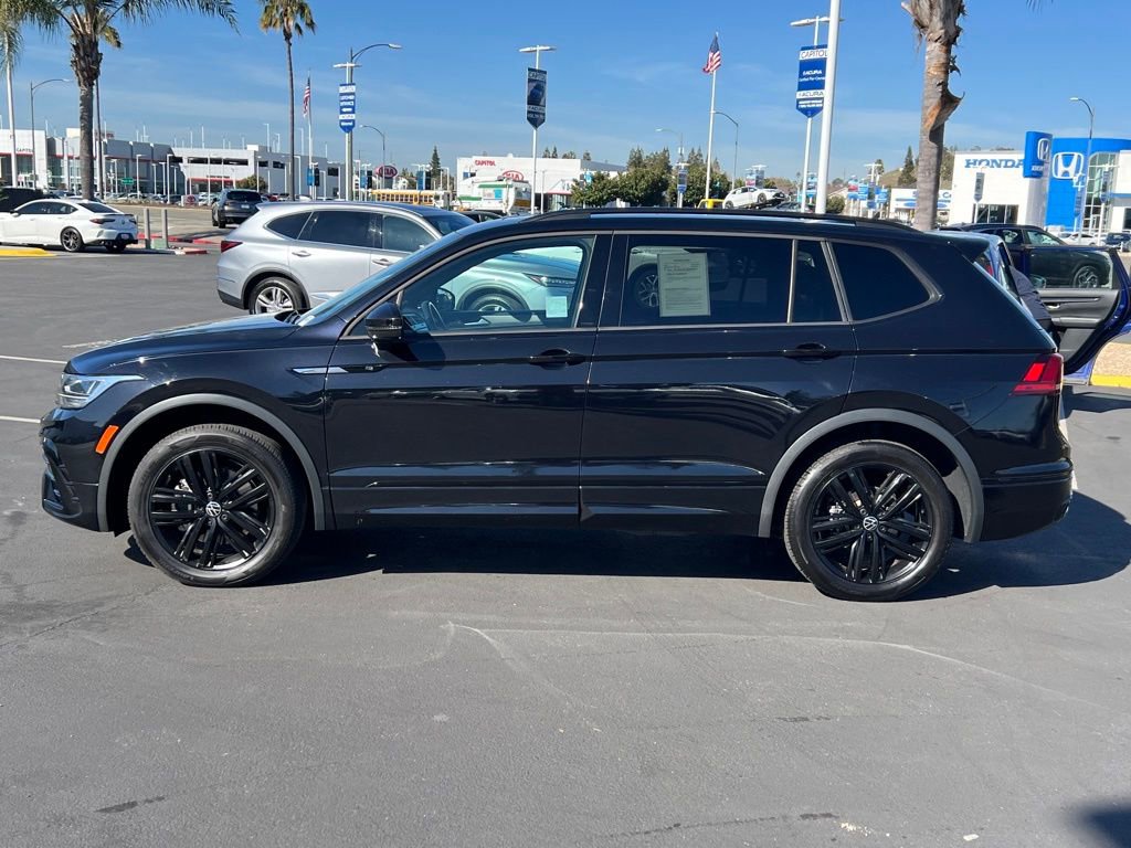 Used 2022 Volkswagen Tiguan SE R-Line AWD/4WD image 7