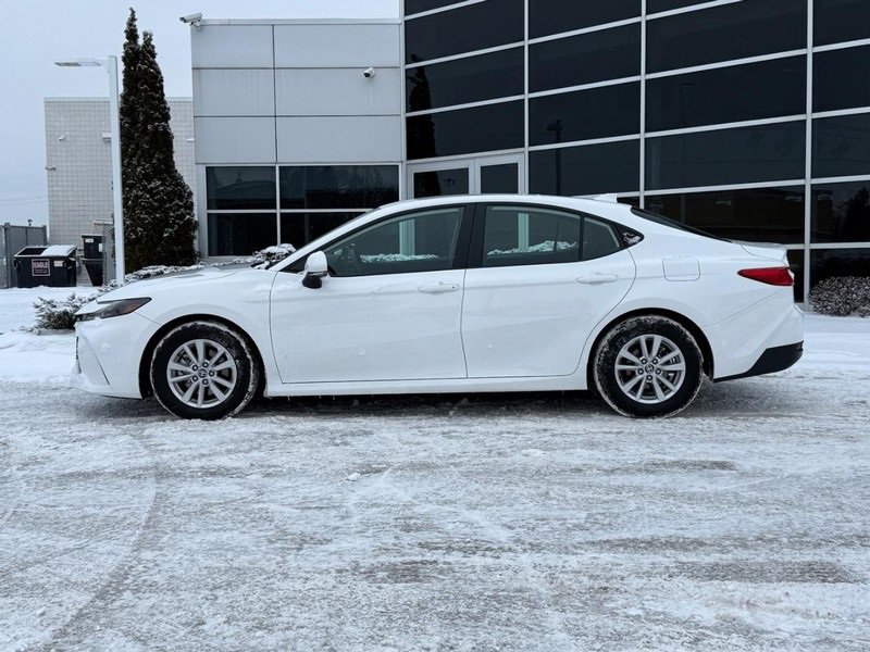 Used 2025 Toyota Camry LE image 6