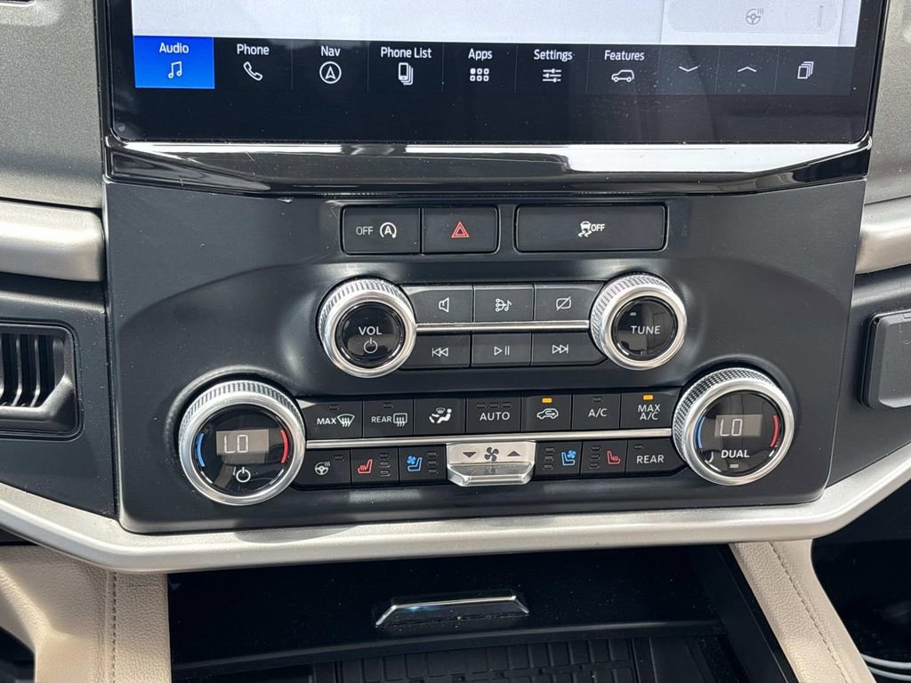 Used 2024 Ford Expedition Max XLT image 19