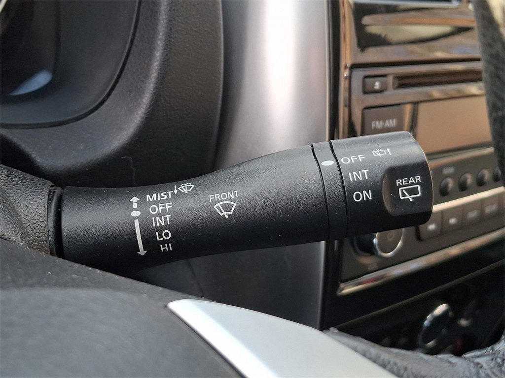 Used 2015 Nissan Versa Note SV image 26