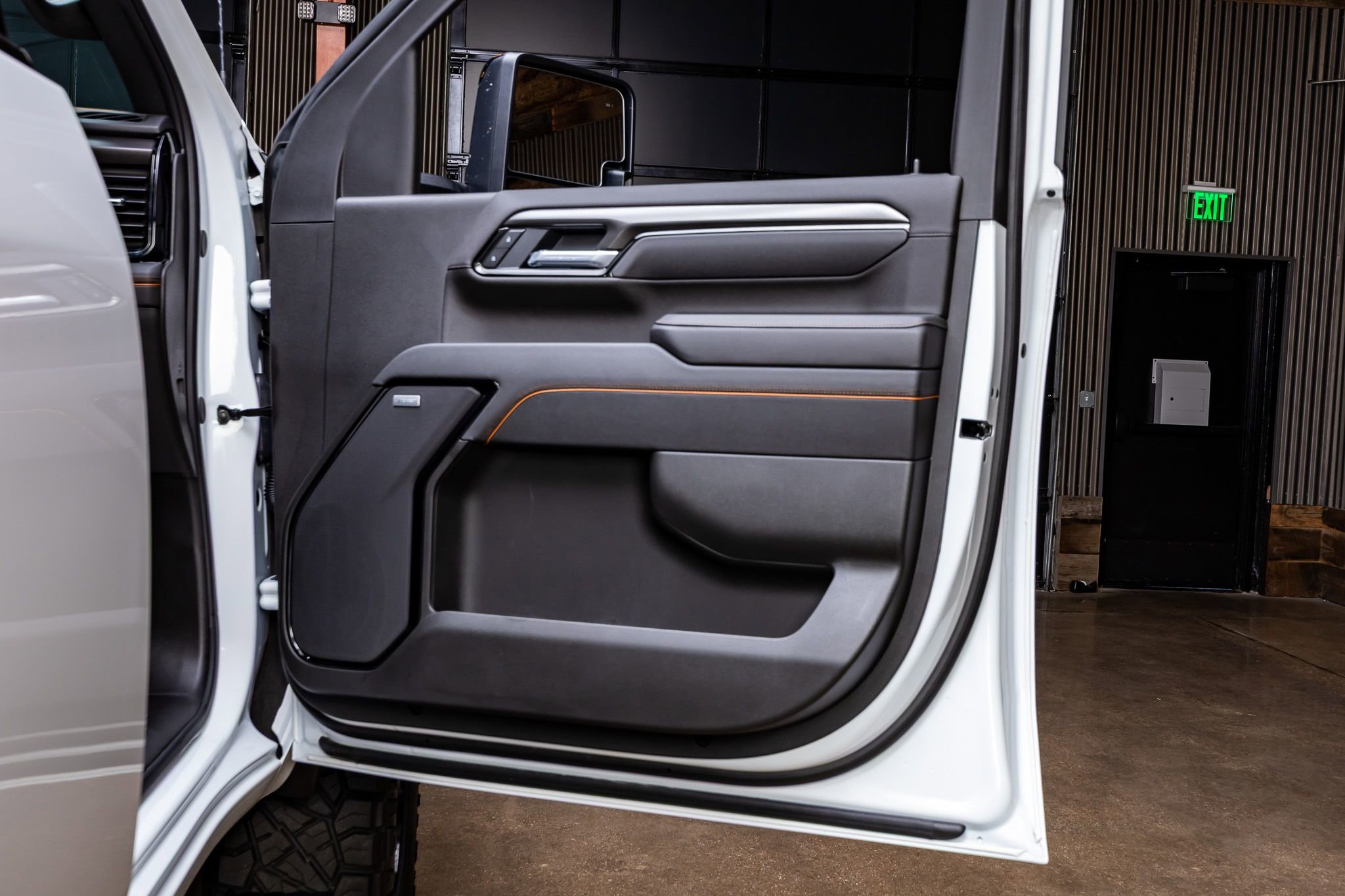 Used 2025 GMC Sierra 2500 AT4 w/ AT4 Premium Plus Package image 37