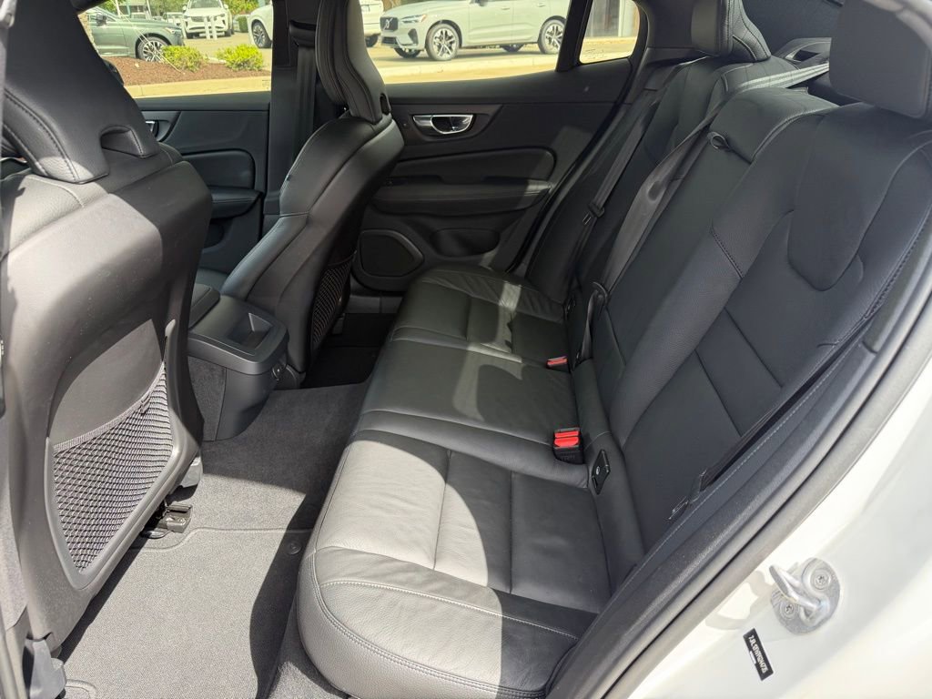 Used 2023 Volvo S60 B5 Plus image 13