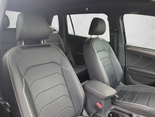 Used 2022 Volkswagen Tiguan SEL R-Line AWD/4WD image 30