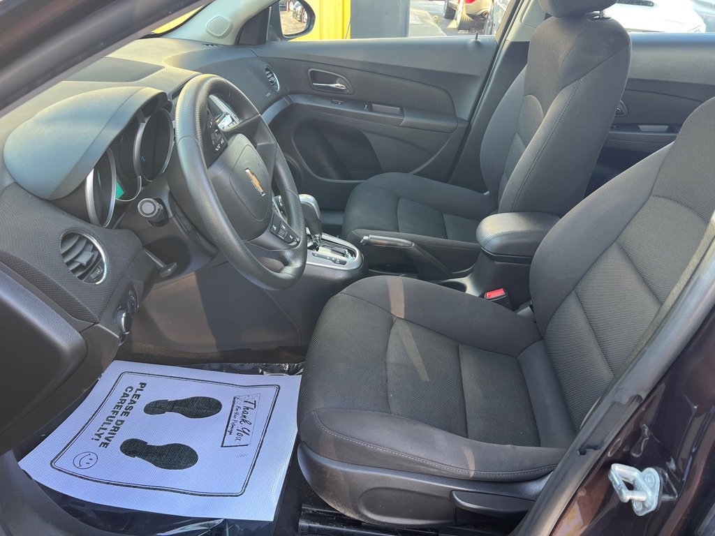 Used 2015 Chevrolet Cruze LT FWD image 17