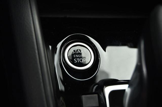 New 2025 Nissan Versa SR w/ Trunk Package image 16