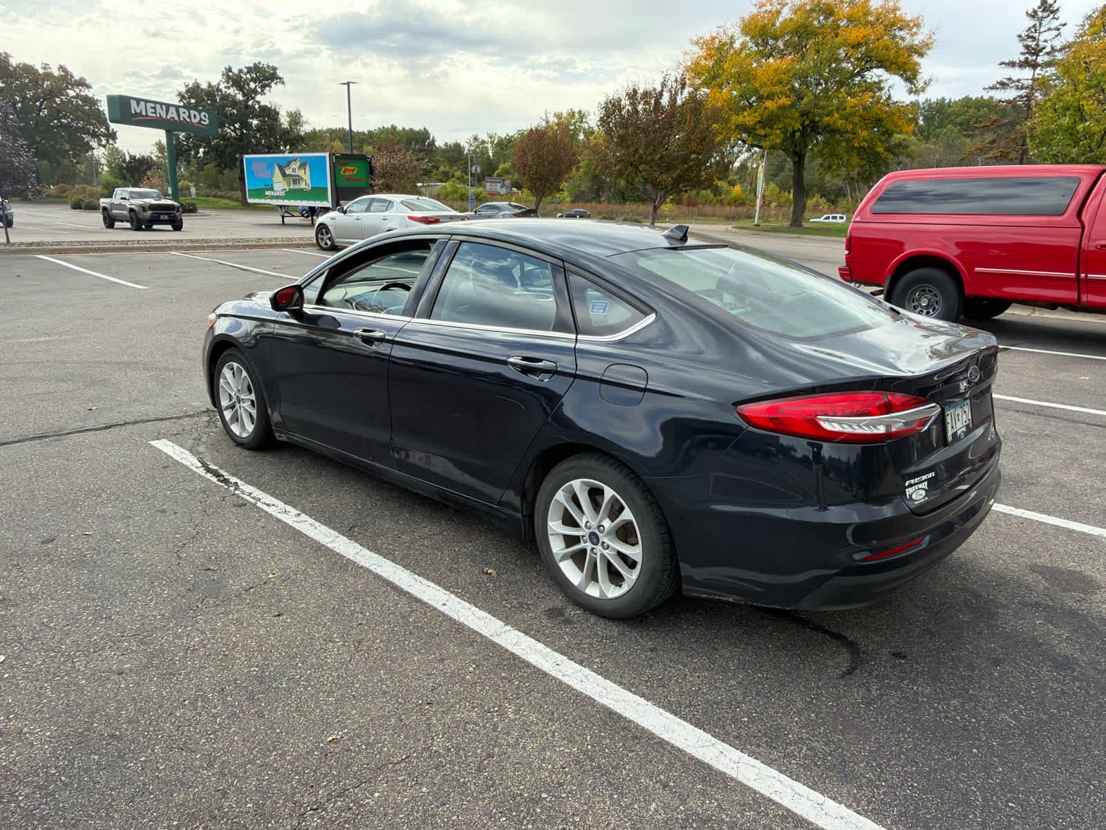 Used 2020 Ford Fusion SE FWD image 4