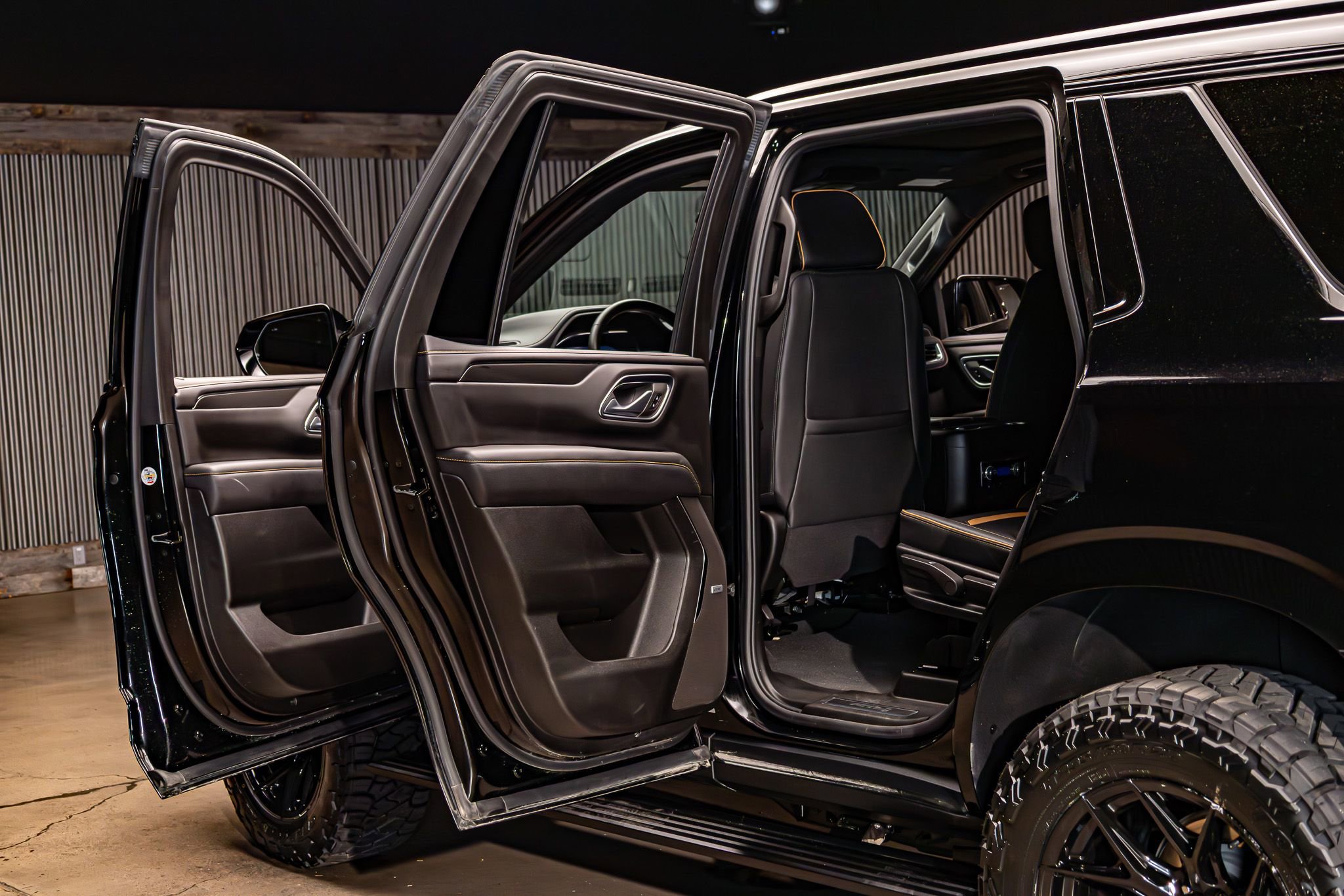 Used 2024 GMC Yukon AT4 w/ AT4 Premium Plus Package image 28