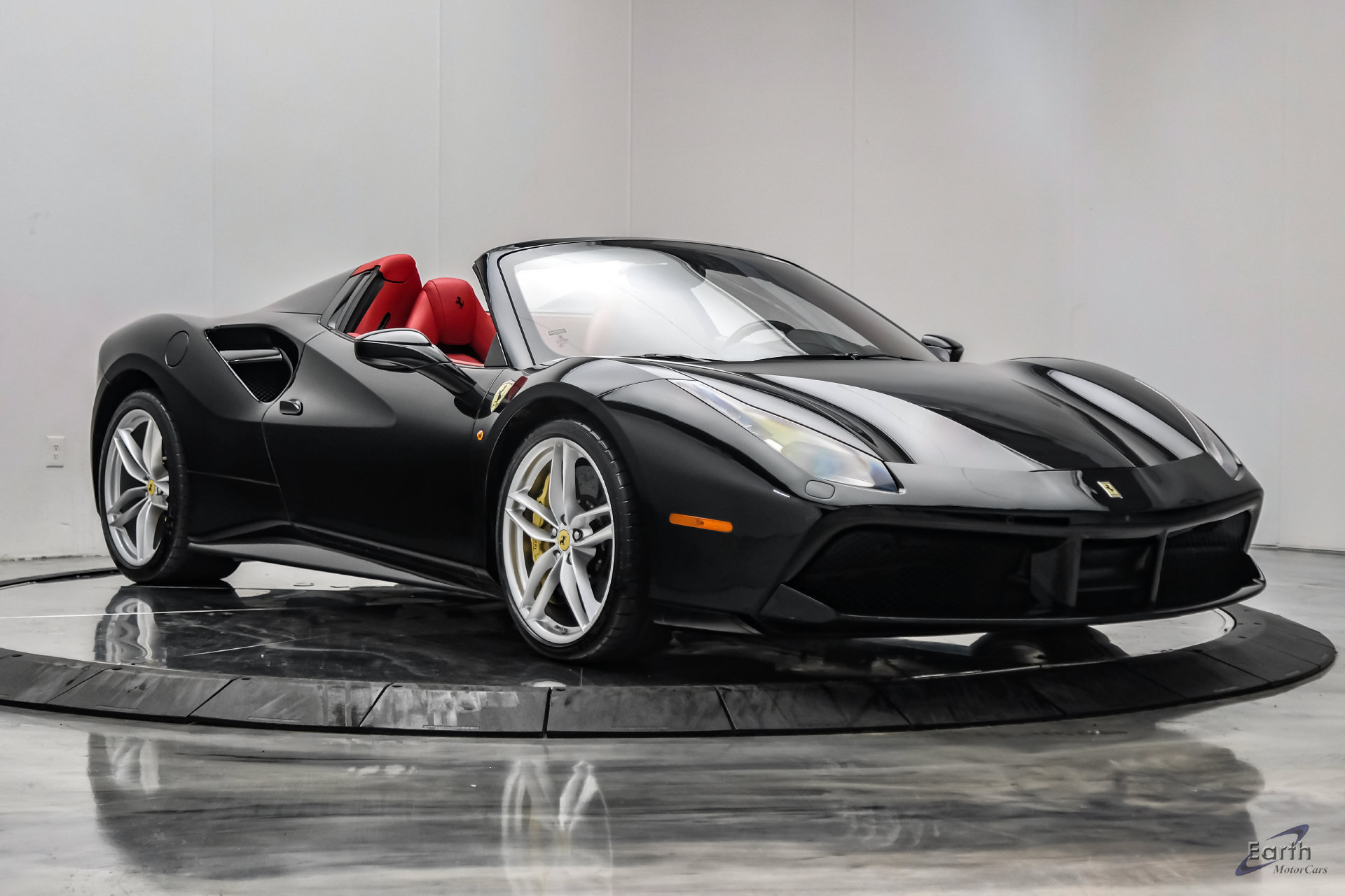 Used 2018 Ferrari 488 Spider RWD image 31