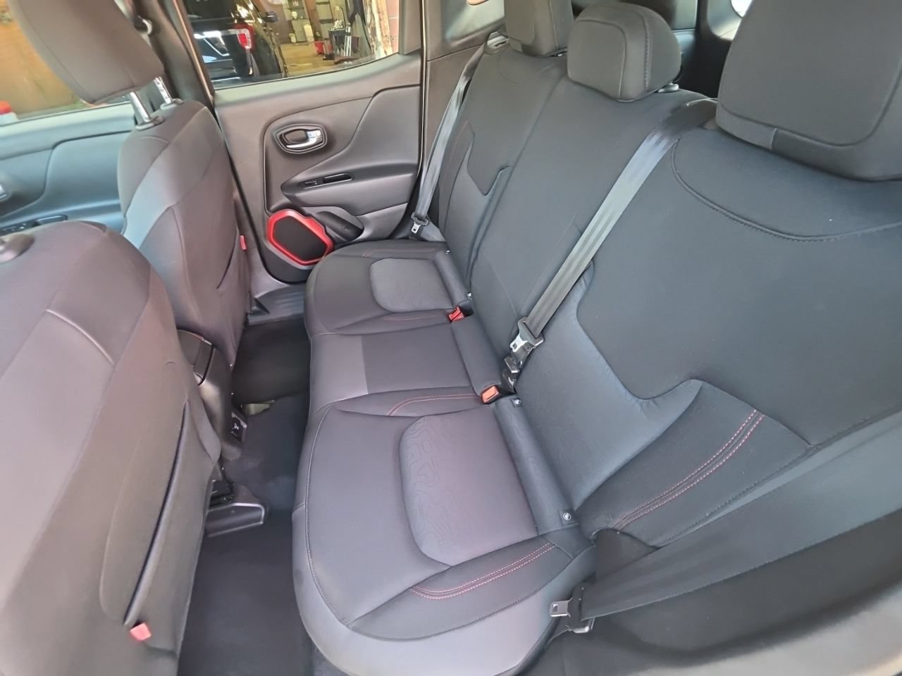 Used 2016 Jeep Renegade Trailhawk AWD/4WD image 16