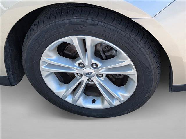 Used 2017 Ford Taurus SE FWD image 10