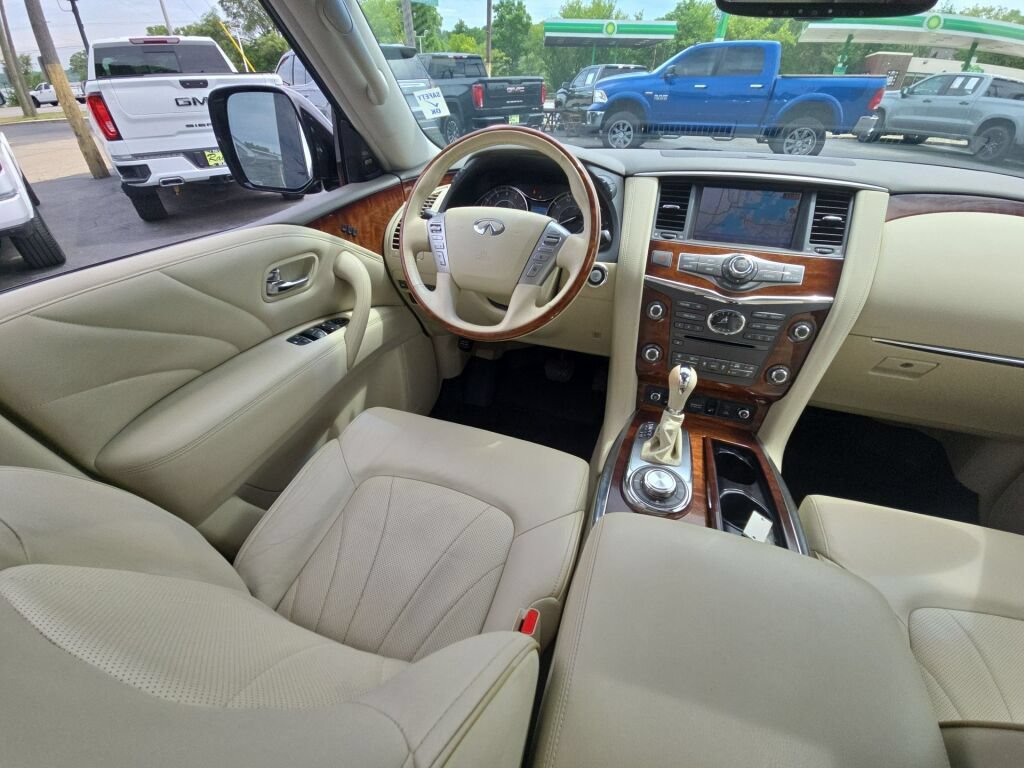 Used 2015 INFINITI QX80 4WD w/ Deluxe Technology Package image 7