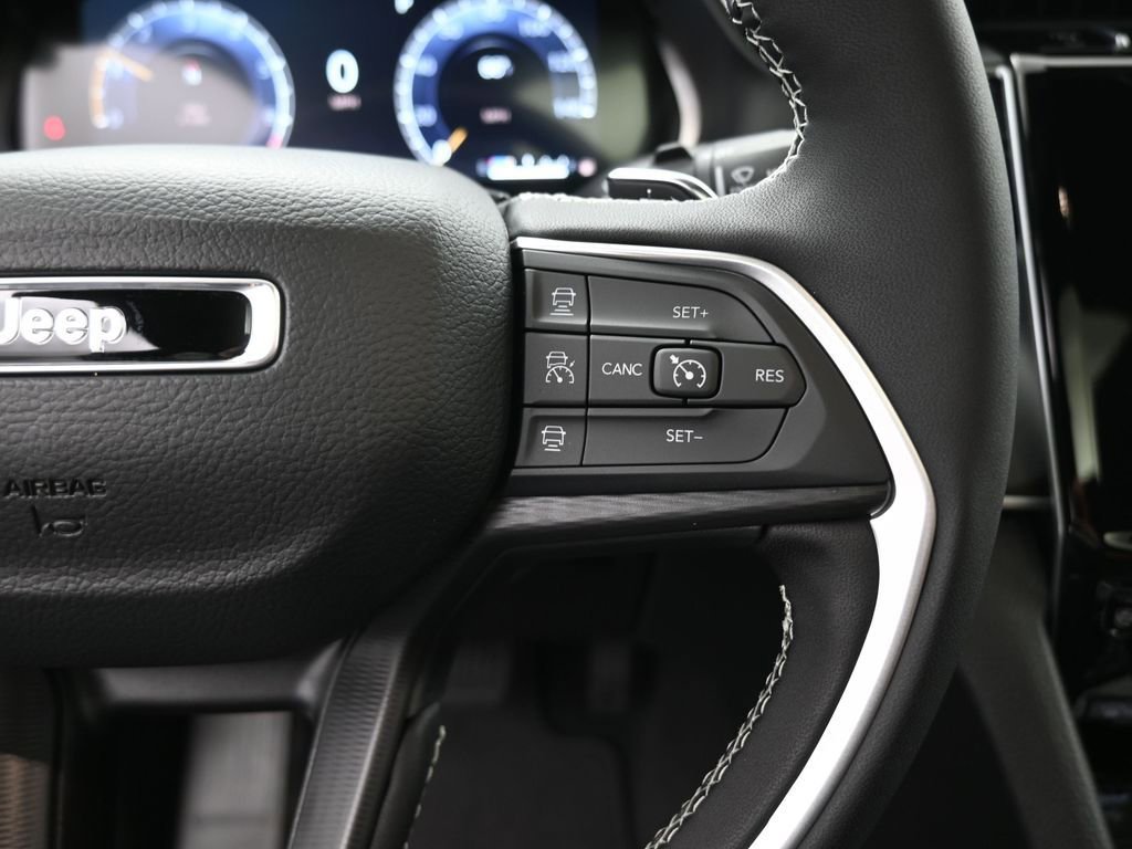 New 2025 Jeep Grand Cherokee L Altitude RWD image 2